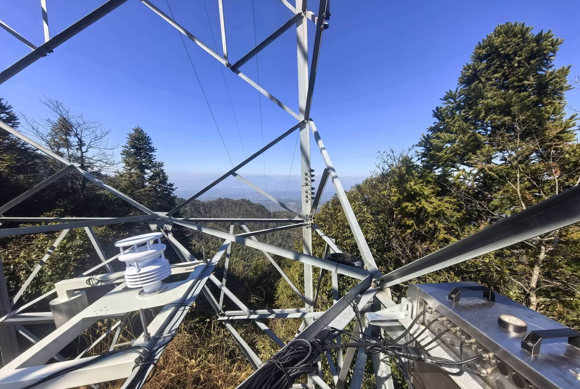 精準模擬覆冰，守護福建電網冬春安全防線，特力康輸電線路導線模擬覆冰在線監測裝置